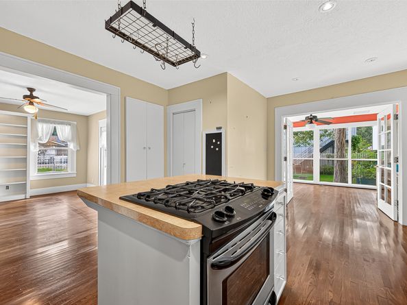 1201 Bomar Street, Houston TX 77006