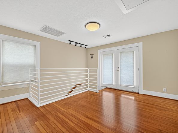 1201 Bomar Street, Houston TX 77006