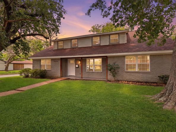 7826 Twin Hills Drive, Houston TX 77071