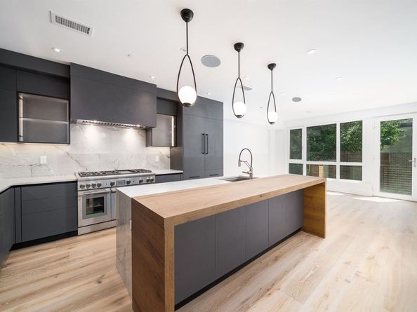 209 6th St 1, Hoboken NJ 07030