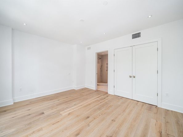 209 6th St 1, Hoboken NJ 07030