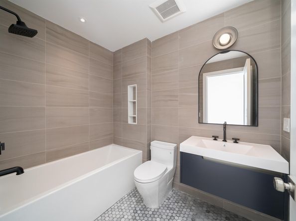 209 6th St 1, Hoboken NJ 07030