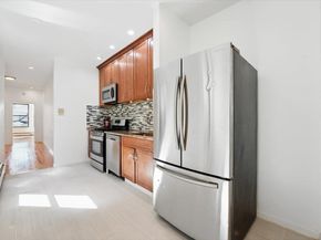 138 Leonard St 2R, Jersey City NJ 07307