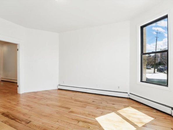 138 Leonard St 2R, Jersey City NJ 07307