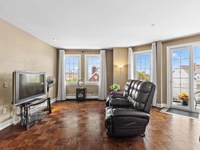 205 Shearwater Ct West 32, Jersey City NJ 07305
