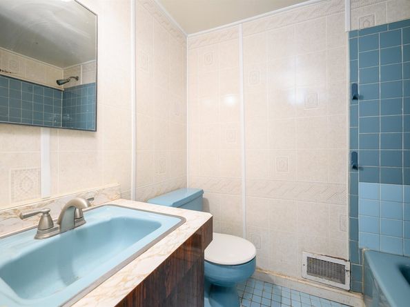 135B Suburbia Terrace, Jersey City NJ 07305