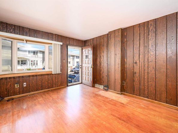 135B Suburbia Terrace, Jersey City NJ 07305