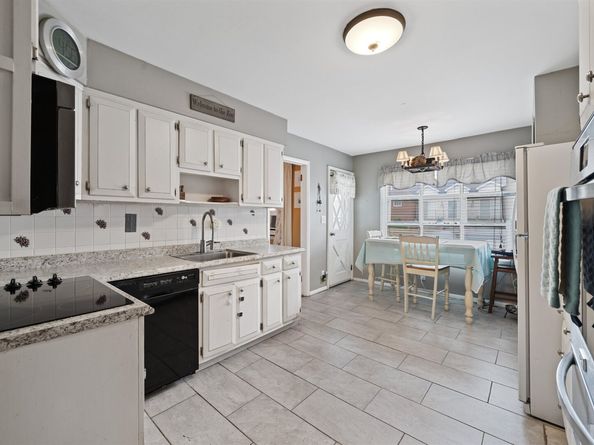 28 Obrien Ct, Bayonne NJ 07002
