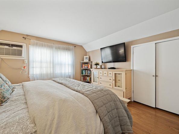 28 Obrien Ct, Bayonne NJ 07002