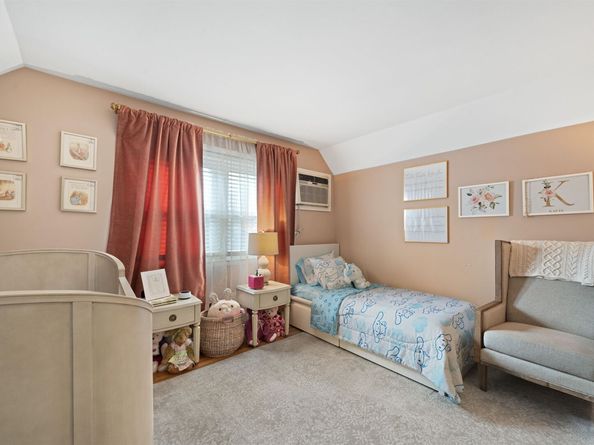 28 Obrien Ct, Bayonne NJ 07002