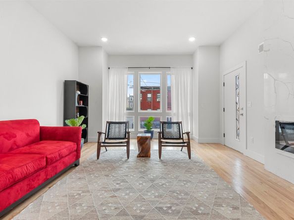 119 Van Horne St, Jersey City NJ 07304