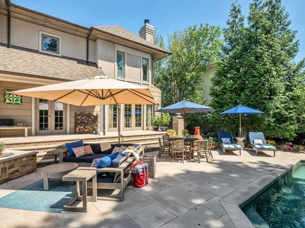 1115 Buckingham Dr, Fort Lee NJ 07024