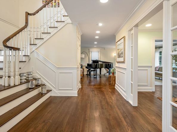 1115 Buckingham Dr, Fort Lee NJ 07024