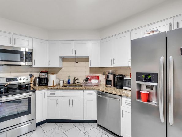 2508 Harmon Cove Tower, Secaucus NJ 07094