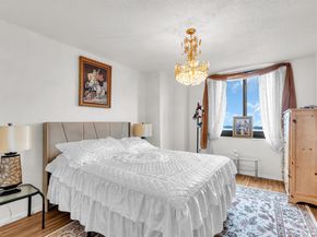 2508 Harmon Cove Tower, Secaucus NJ 07094
