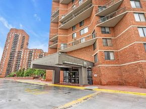 2508 Harmon Cove Tower, Secaucus NJ 07094