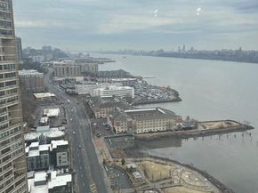 7002 Blvd East 33D, Guttenberg NJ 07093