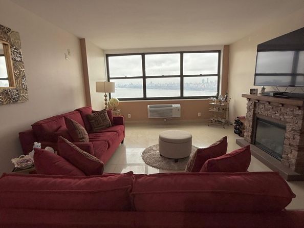 7002 Blvd East 33D, Guttenberg NJ 07093