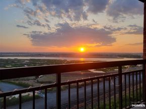 706 Harmon Cove Tower 706, Secaucus NJ 07094