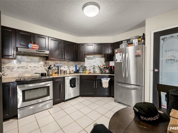 706 Harmon Cove Tower 706, Secaucus NJ 07094