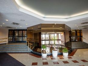 706 Harmon Cove Tower 706, Secaucus NJ 07094