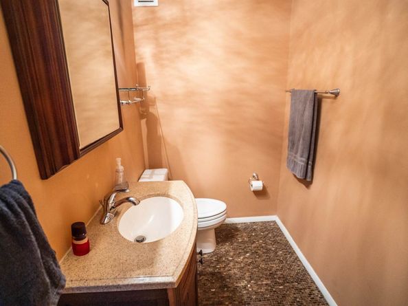 706 Harmon Cove Tower 706, Secaucus NJ 07094