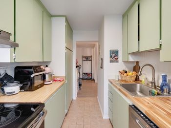 2100 Laguna Circle