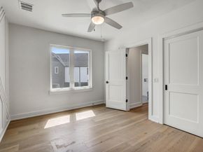 4127 E 12th ST 1, Austin TX 78721