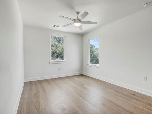 4127 E 12th ST 1, Austin TX 78721