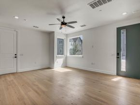 4127 E 12th ST 1, Austin TX 78721