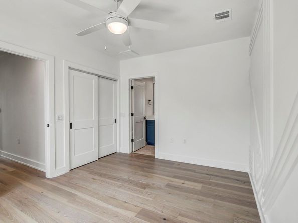 4127 E 12th ST 1, Austin TX 78721