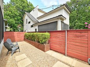 1704 E 13th ST B, Austin TX 78702
