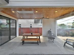 1704 E 13th ST B, Austin TX 78702