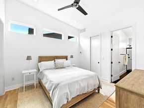 1704 E 13th ST B, Austin TX 78702