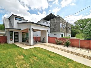 1704 E 13th ST B, Austin TX 78702