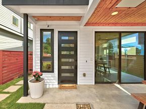 1704 E 13th ST B, Austin TX 78702