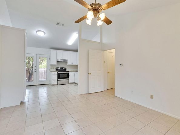 1015 E Yager LN 205, Austin TX 78753