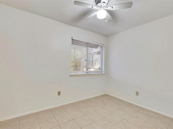 1015 E Yager LN 205, Austin TX 78753