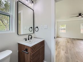1601 N Redondo DR, Austin TX 78721