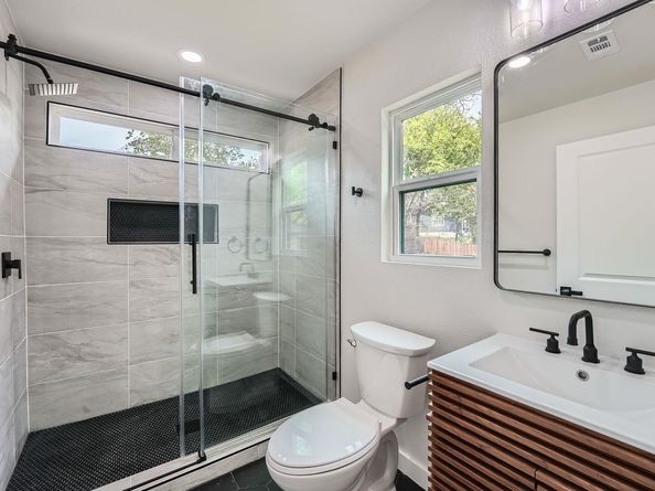 1601 N Redondo DR, Austin TX 78721