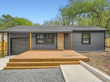 1601 N Redondo DR