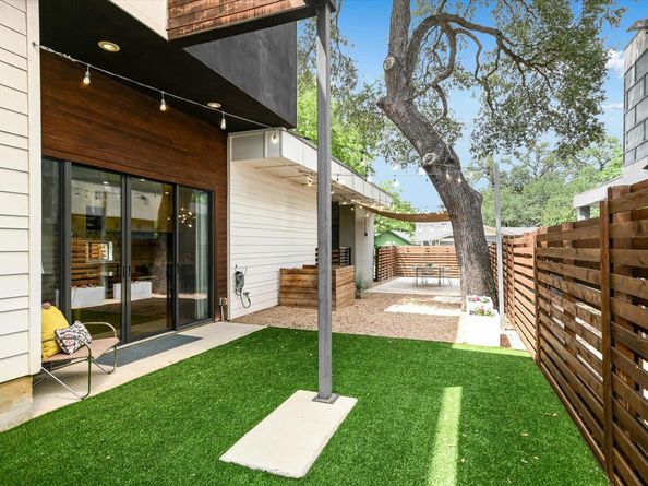 902 W Live Oak ST, Austin TX 78704