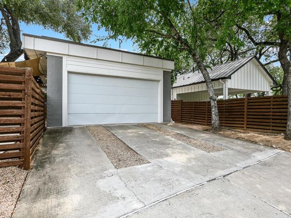 902 W Live Oak ST, Austin TX 78704