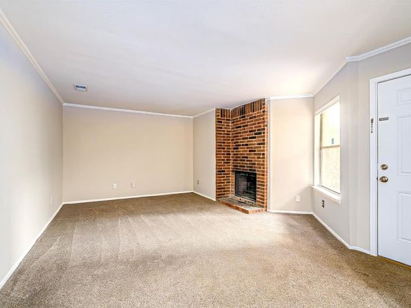 5608 Cougar DR 118, Austin TX 78745