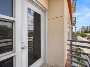 711 W 26th ST 303, Austin TX 78705