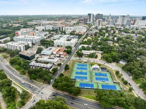 711 W 26th ST 303, Austin TX 78705
