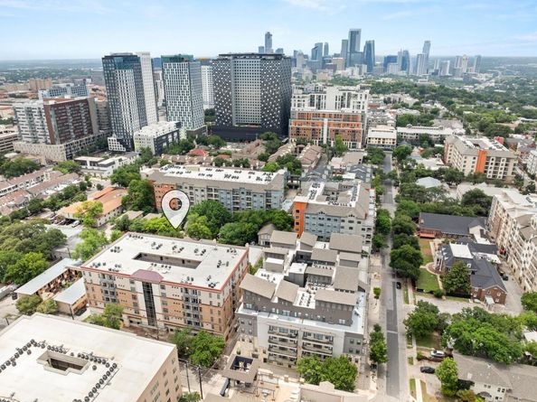 711 W 26th ST 303, Austin TX 78705