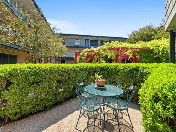 2425 Ashdale DR 51, Austin TX 78757