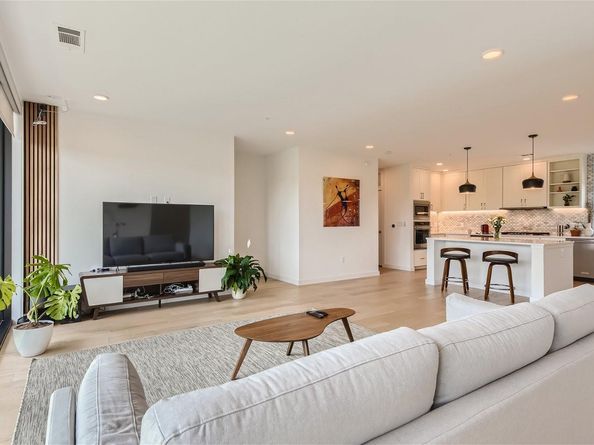 900 S 1st ST 421, Austin TX 78704