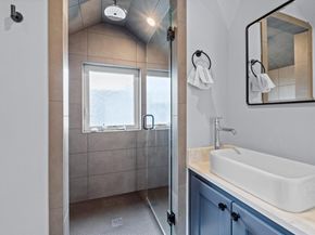 1201 W 39th 1/2 ST B, Austin TX 78756